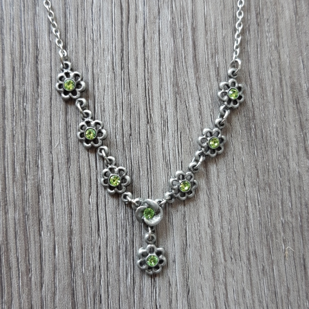 Delicate Green Flower Necklace